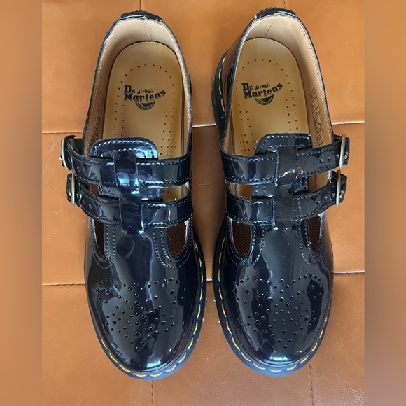 Authentic Dr. Marten's 8065 BLACK PATENT LEATHER MARY JANE SHOES. - Picture 4 of 13